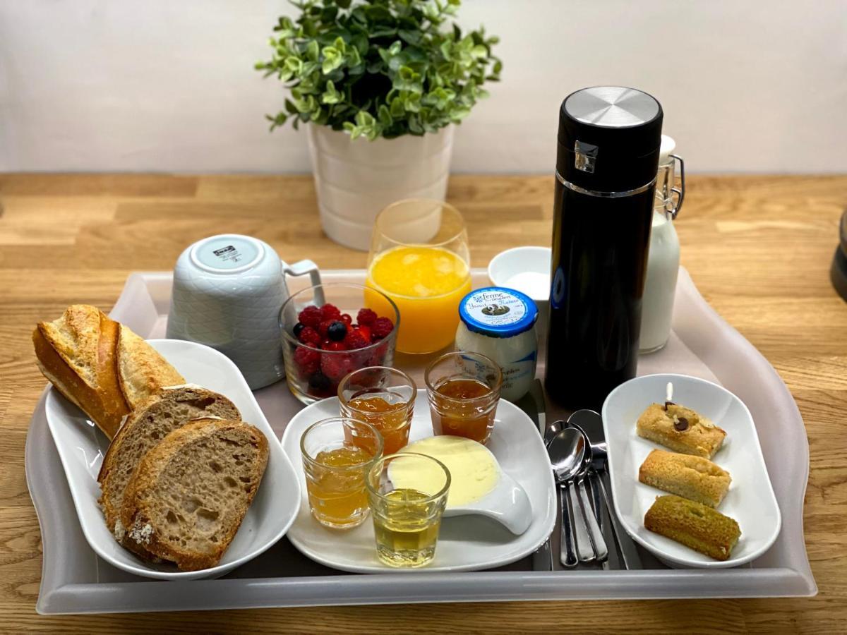 Au 10 Bed & Breakfast Luisant Eksteriør bilde