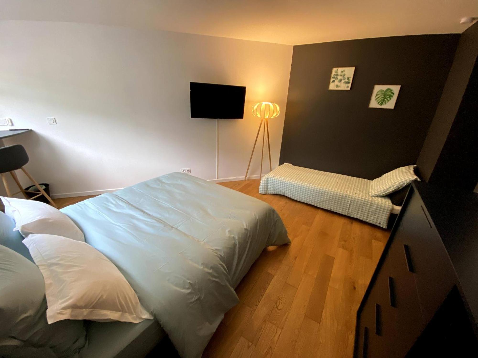 Au 10 Bed & Breakfast Luisant Rom bilde