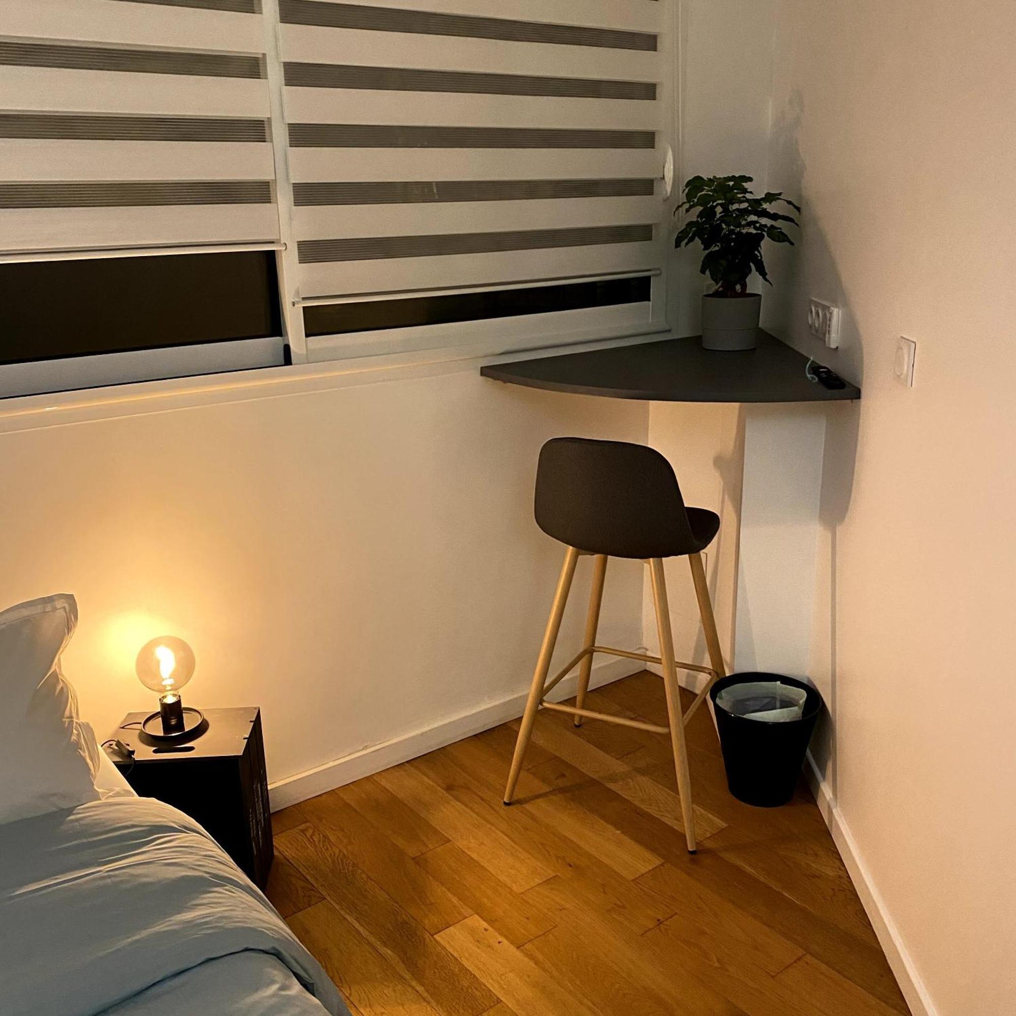 Au 10 Bed & Breakfast Luisant Rom bilde