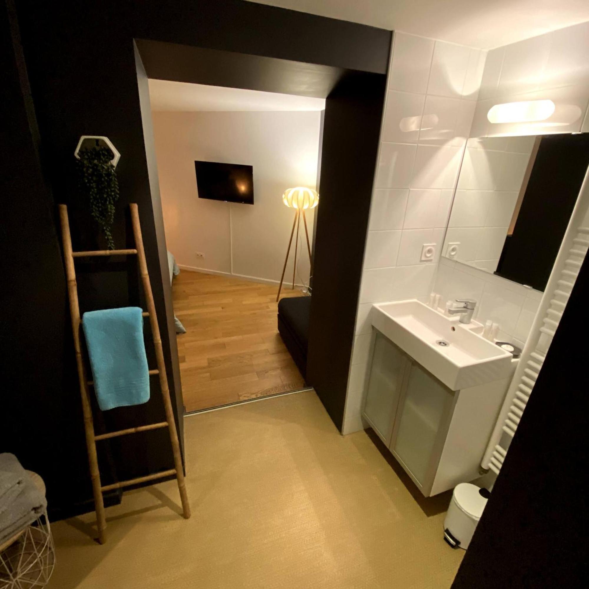 Au 10 Bed & Breakfast Luisant Rom bilde