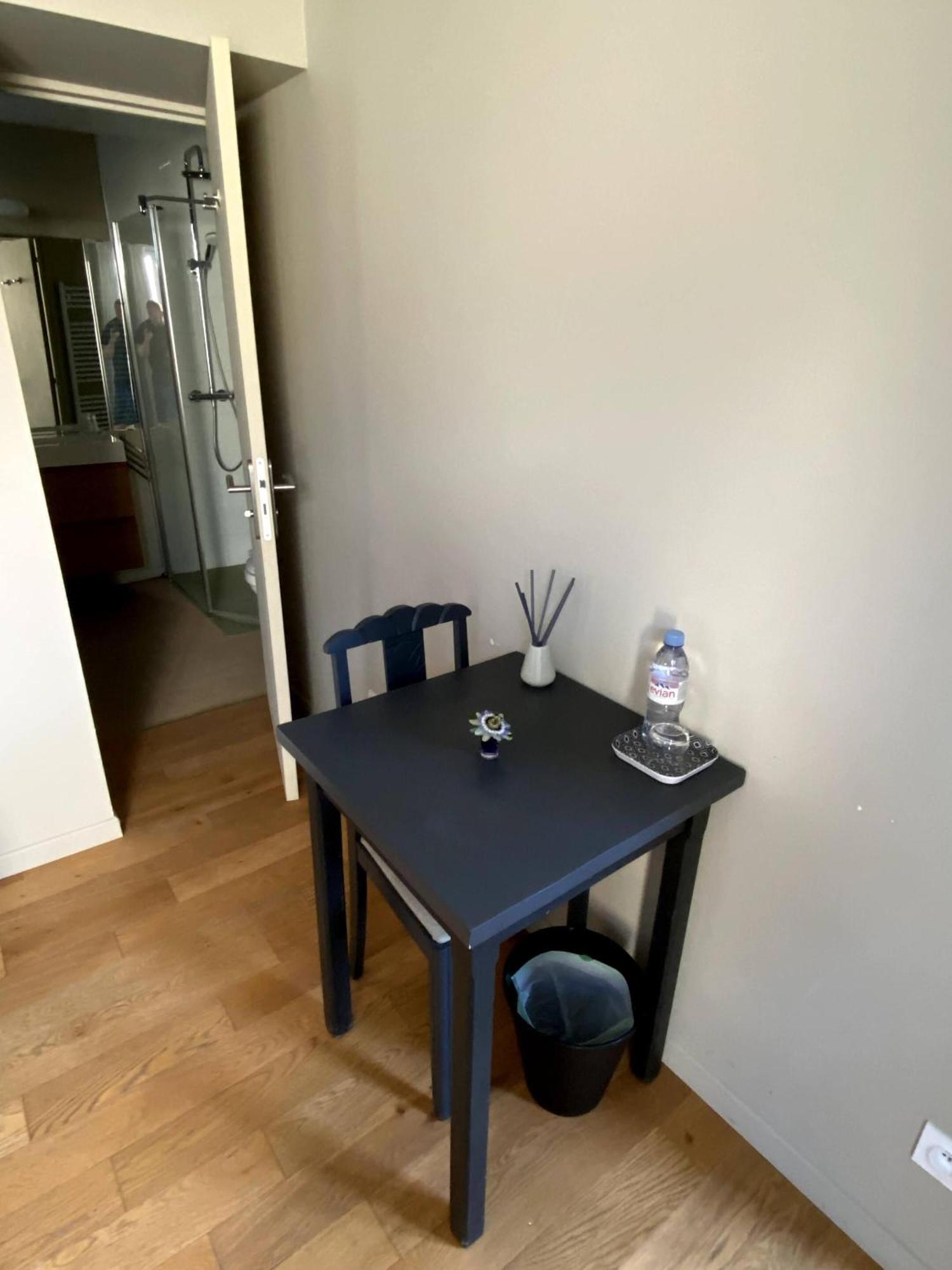 Au 10 Bed & Breakfast Luisant Rom bilde