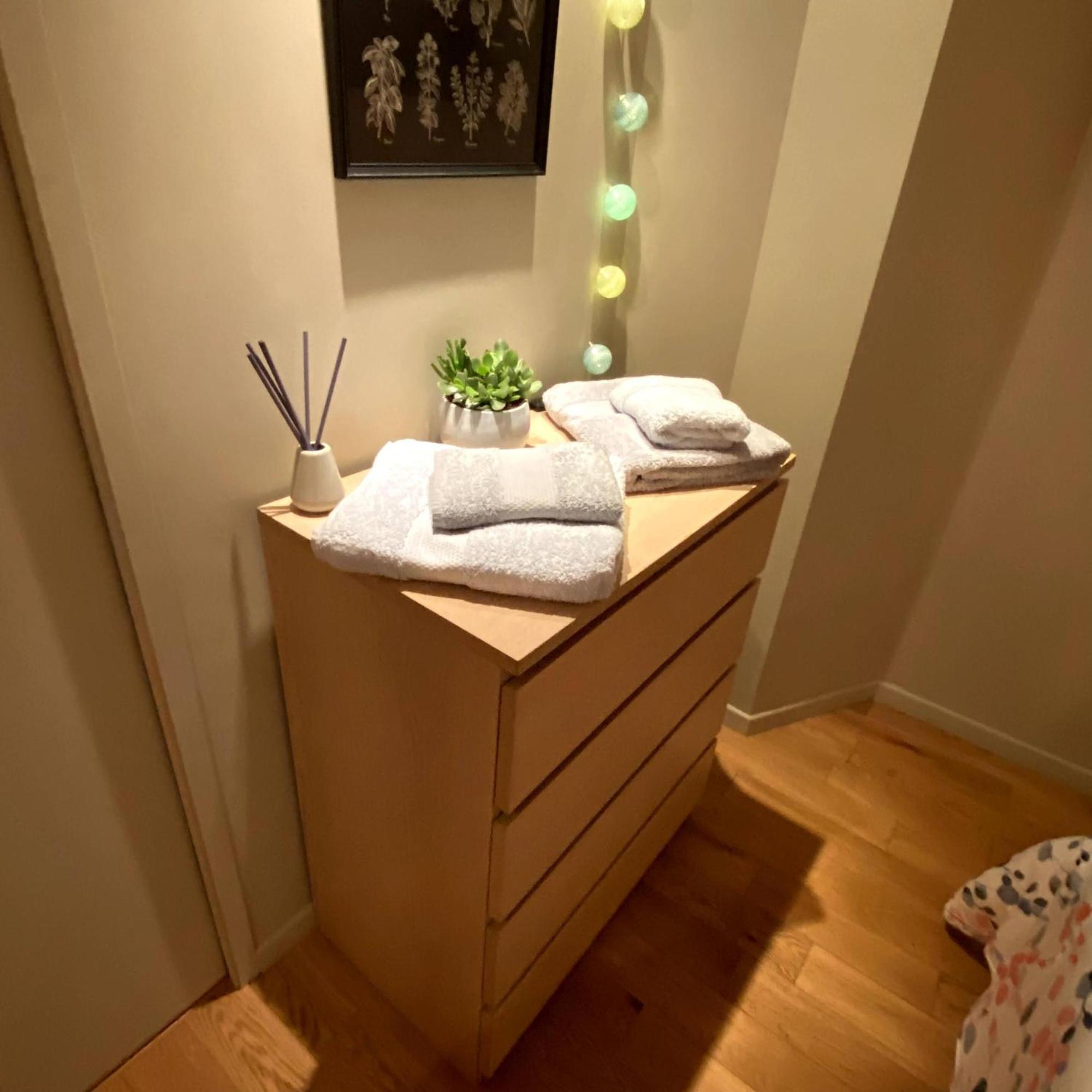 Au 10 Bed & Breakfast Luisant Rom bilde