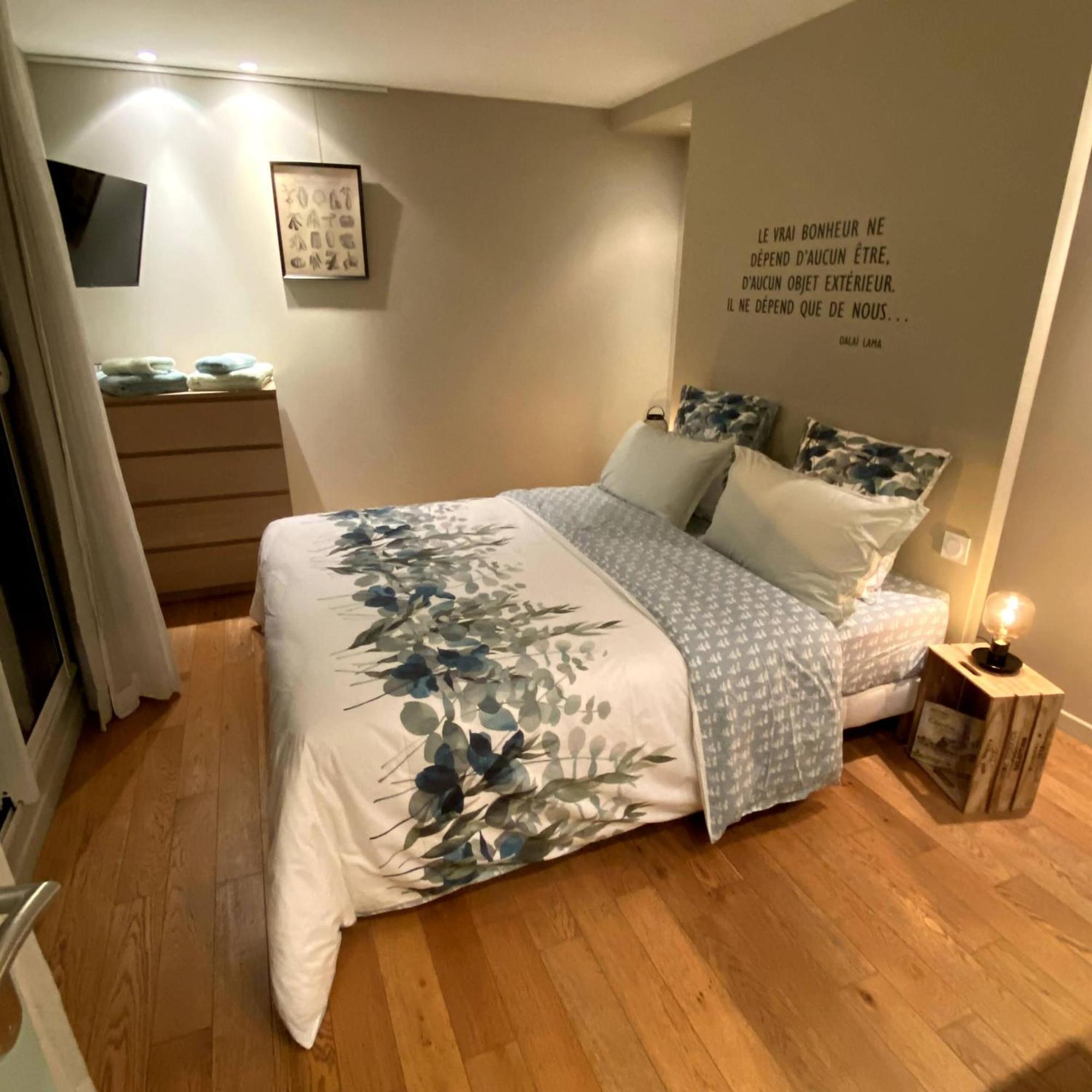 Au 10 Bed & Breakfast Luisant Rom bilde